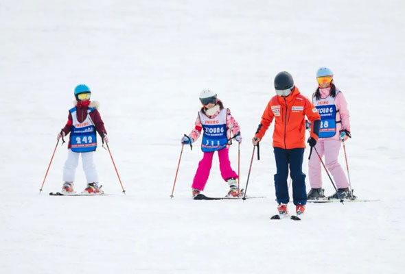 「北京戶外」2023平谷·漁陽冰雪走讀滑雪冬令營（5天）單雙板1:3 | 不住宿更靈活，做起舞的冰雪精靈
