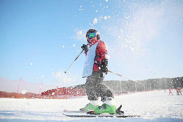 「黑龍江戶外」哈爾濱亞布力滑雪冬令營（6天）單板 | 赴一場冰雪盛宴
