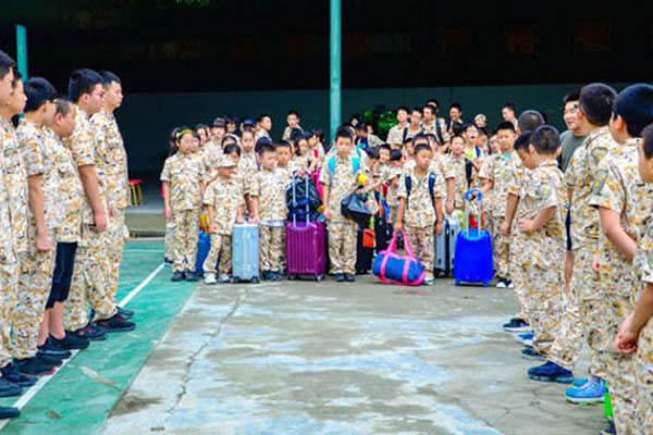 「貴州軍事」貴陽(yáng)super拓展體驗(yàn)夏令營(yíng)（7天）告別稚嫩依賴，告別舒適安逸